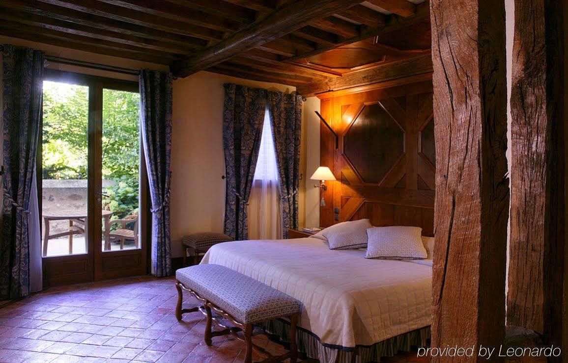 فندق Relais Bernard Loiseau ساليو الغرفة الصورة